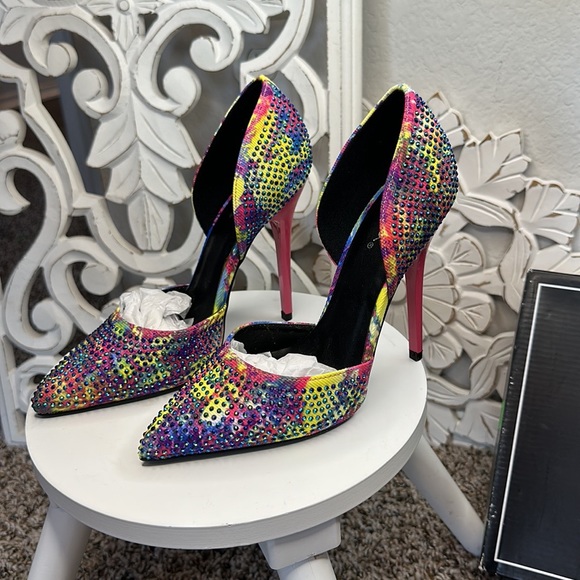 ✨ MYSTERY SHOE BOX ✨ mixed sizes, PERFECT FOR RESALE OR GIFTING for holidays ✨ - Picture 4 of 16